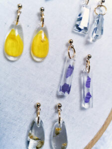 Boucles D'oreilles Alexis Bittar - Fleurs Pensées Violettes En CZ - Plaqué Or - Neuf Avec étiquettes