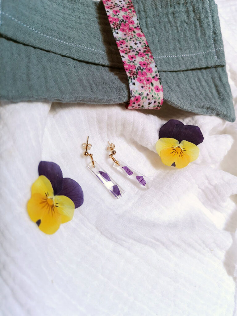 Chemise blanches à rayures bleues et violettes – manches longues Chemise blanches à rayures bleues et violettes – manches longues